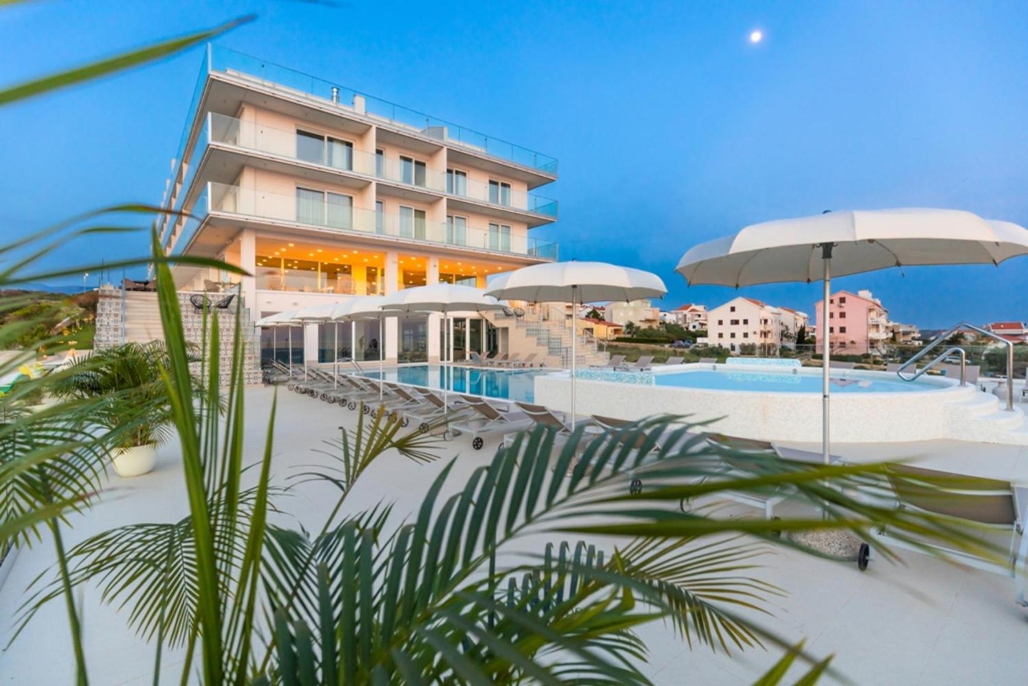 Hotel In Excelsis Novalja Exteriör bild